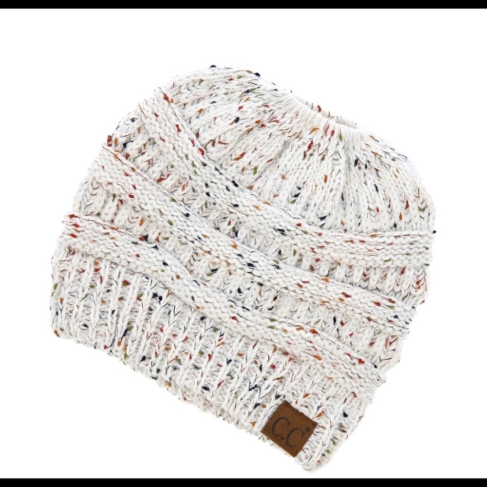 Messy-bun, Color Ivory confetti print C.C beanie - Picture 2 of 3